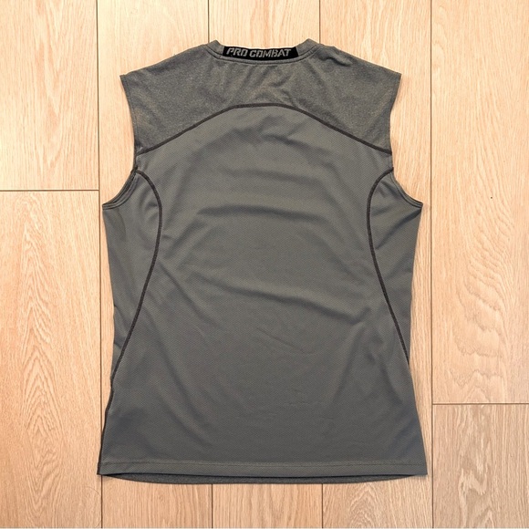 Nike Pro Combat DRI-FIT Fitted Sleeveless Top Size Large - Picture 2 of 8